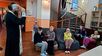 ПОСЕТИЛИ ДОМ ПРЕСТАРЕЛЫХ В ОРЛОВКЕ