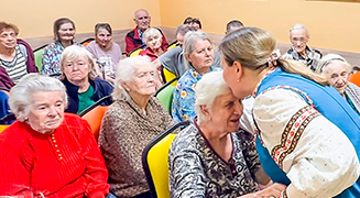 В ДОМЕ ПРЕСТАРЕЛЫХ